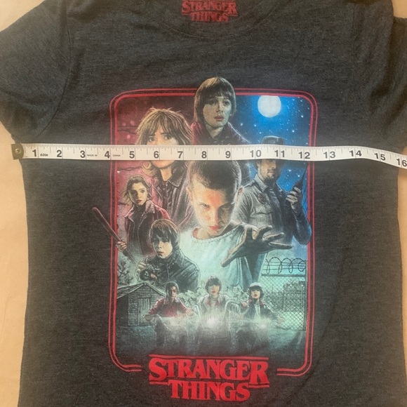 Netflix Stranger Things Tee Size Small - Picture 6 of 6